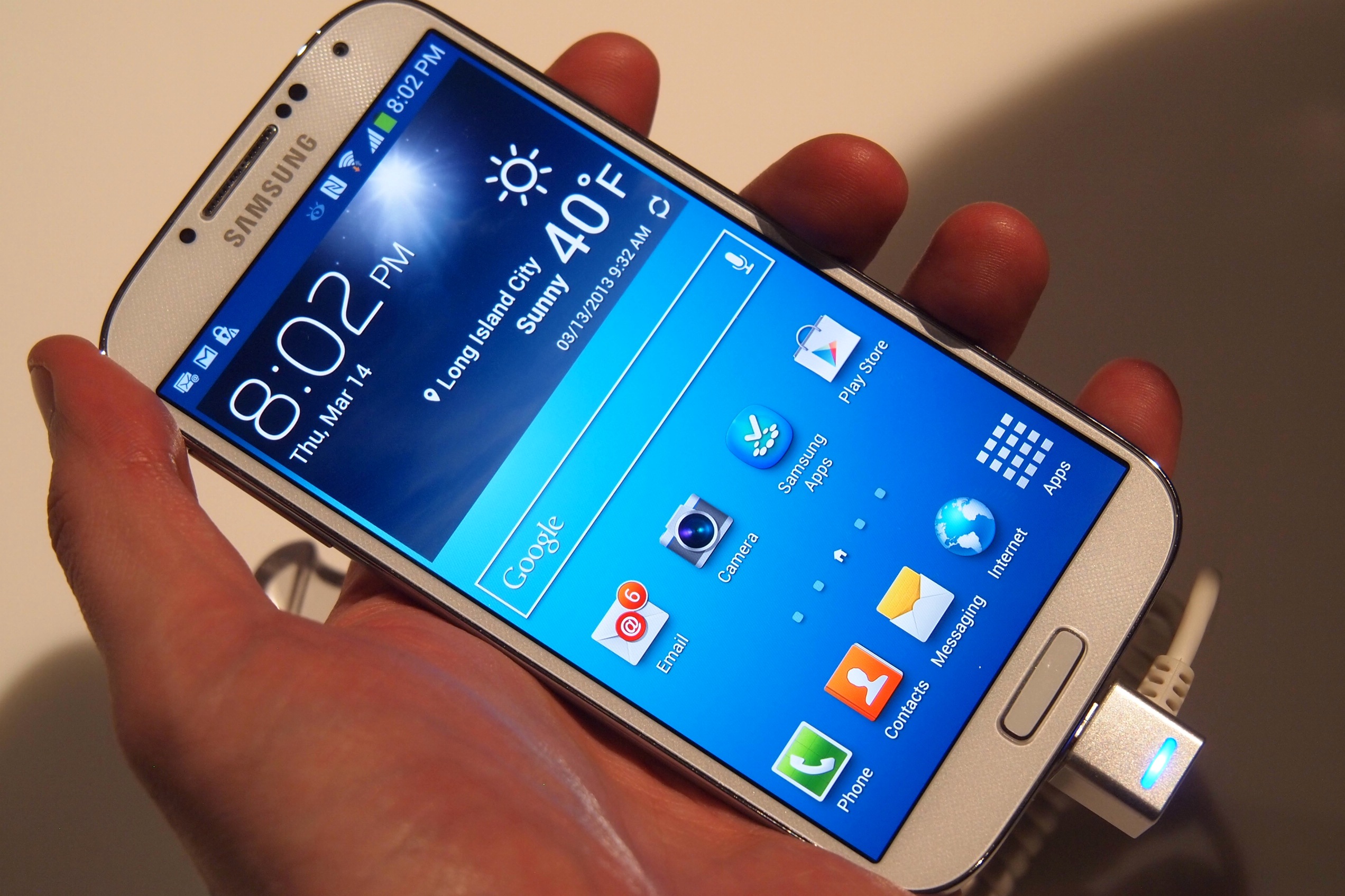 Samsung galaxy последние новости. Самсунг галакси с4. Samsung Galaxy s5. Samsung Galaxy 2013 с4. Samsung Galaxy s5 4g.